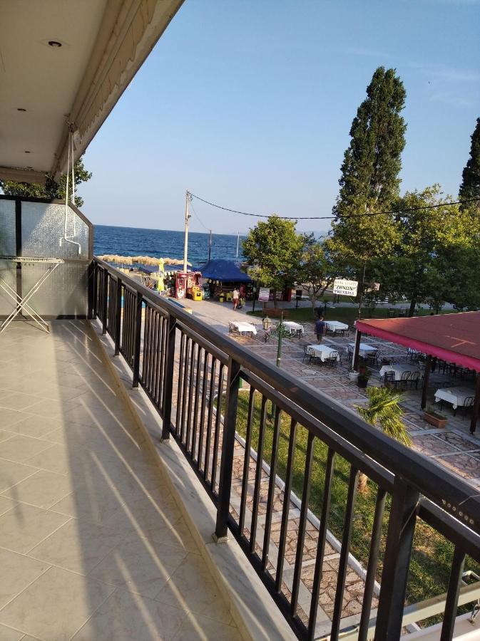 Poseidon Rooms Nea Vrasna Exterior photo