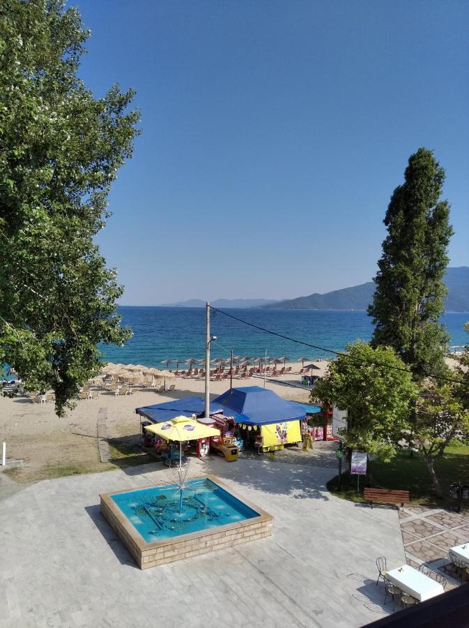 Poseidon Rooms Nea Vrasna Exterior photo