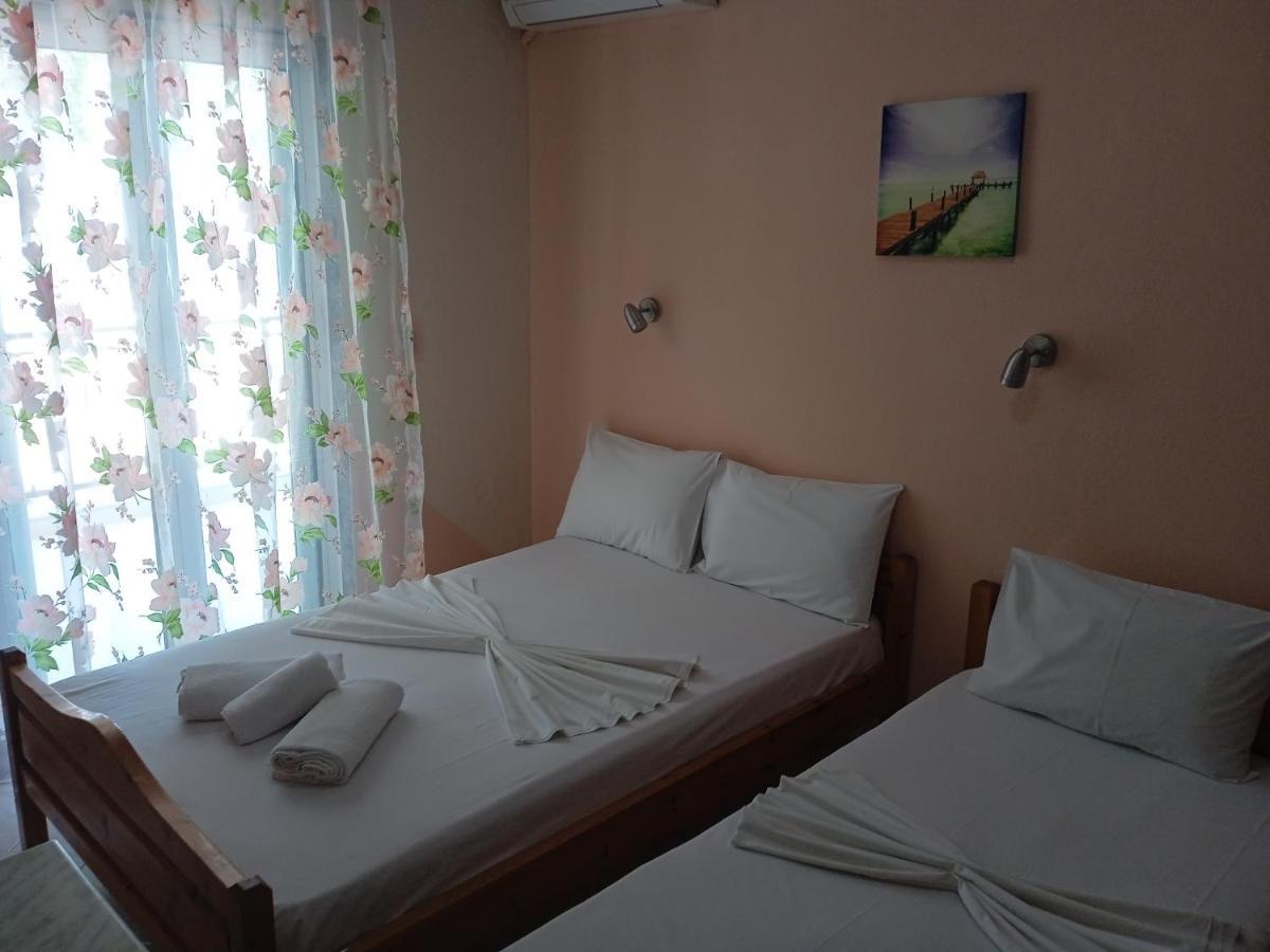 Poseidon Rooms Nea Vrasna Exterior photo