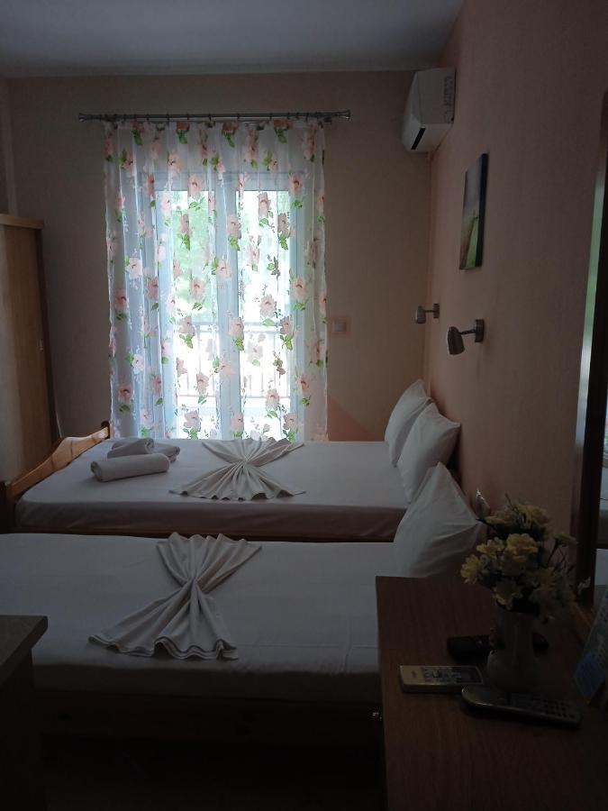 Poseidon Rooms Nea Vrasna Exterior photo